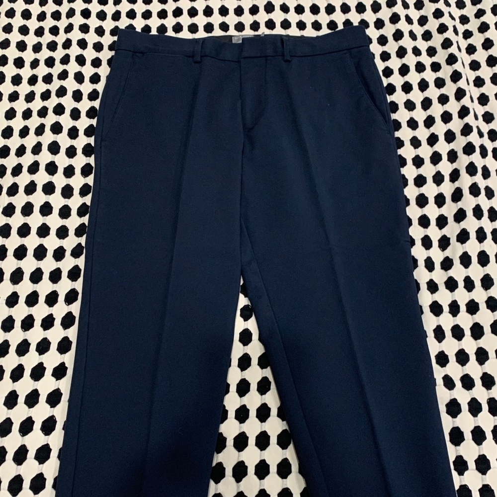 Cropped Men’s navy dress pants. Club Monaco.